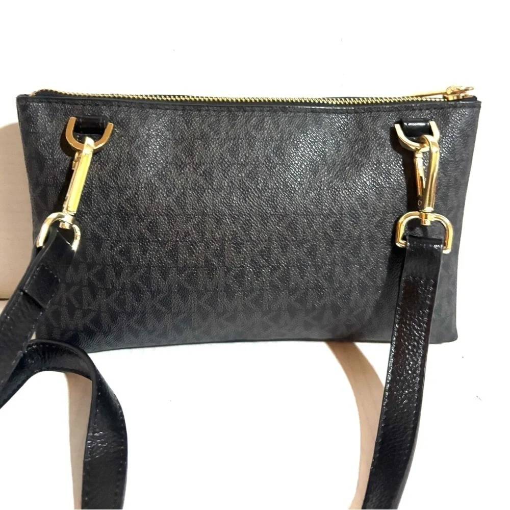 Michael Kors Elegant Black Crossbody Bag